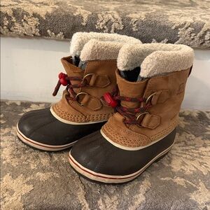 Sorel Black and Cream YOOT PAC Winter Boots